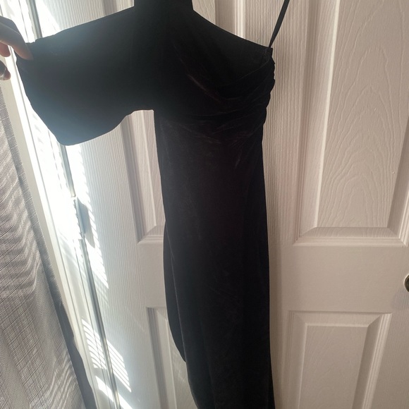 Long black velvet dress - Picture 3 of 5